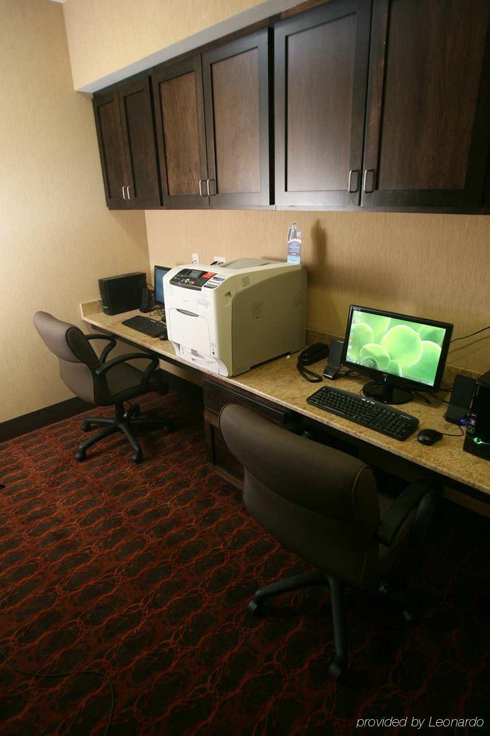 Hampton Inn & Suites Fargo Medical Center Business foto